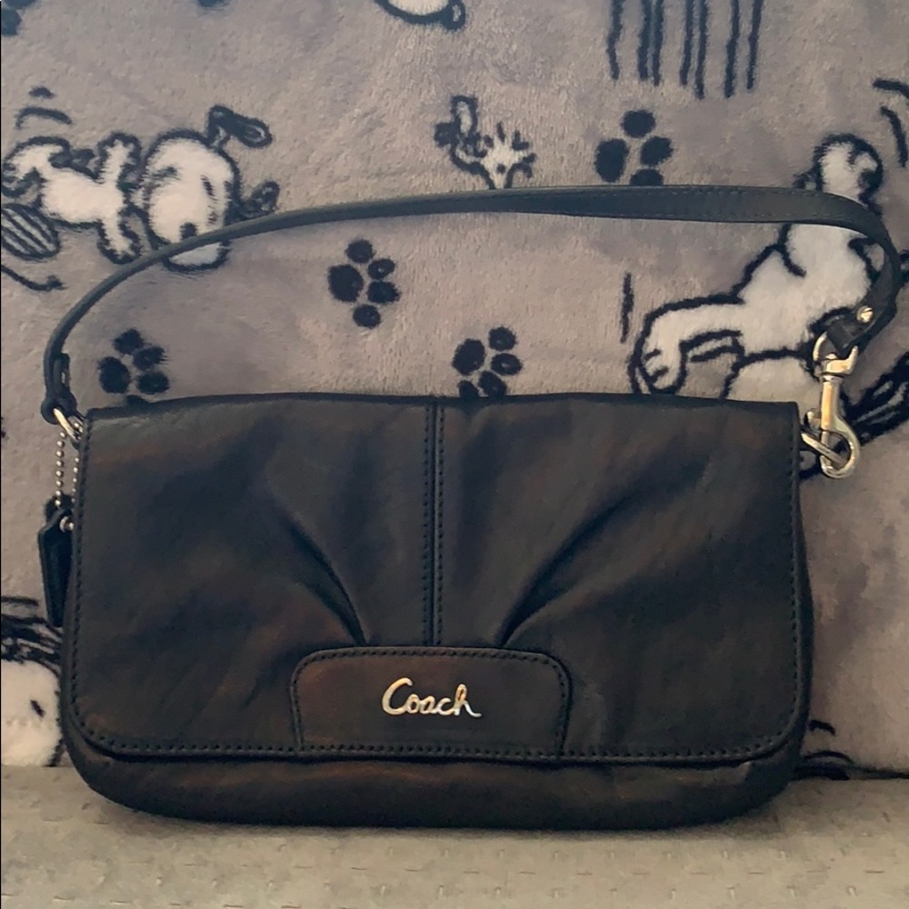 NWOT Coach leather wristlet